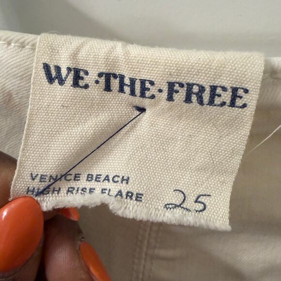 NEW FREE PEOPLE Venice Beach High Rise Flare In Worn White Sz 25 Stretchy - Picture 8 of 9